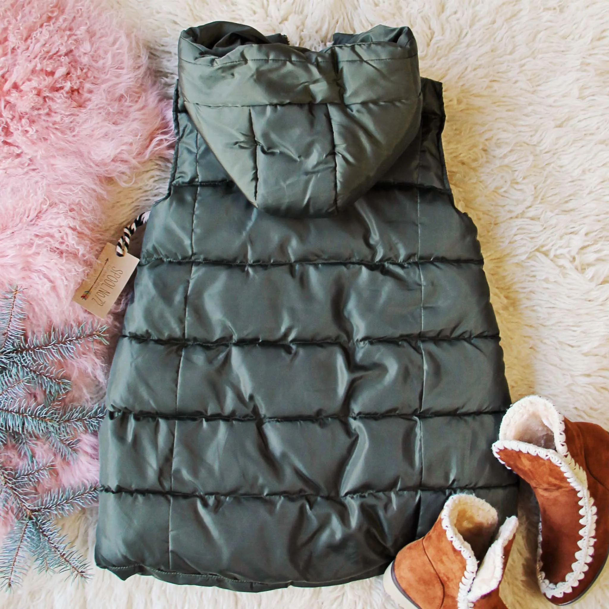 Snowy Seattle Vest in Olive