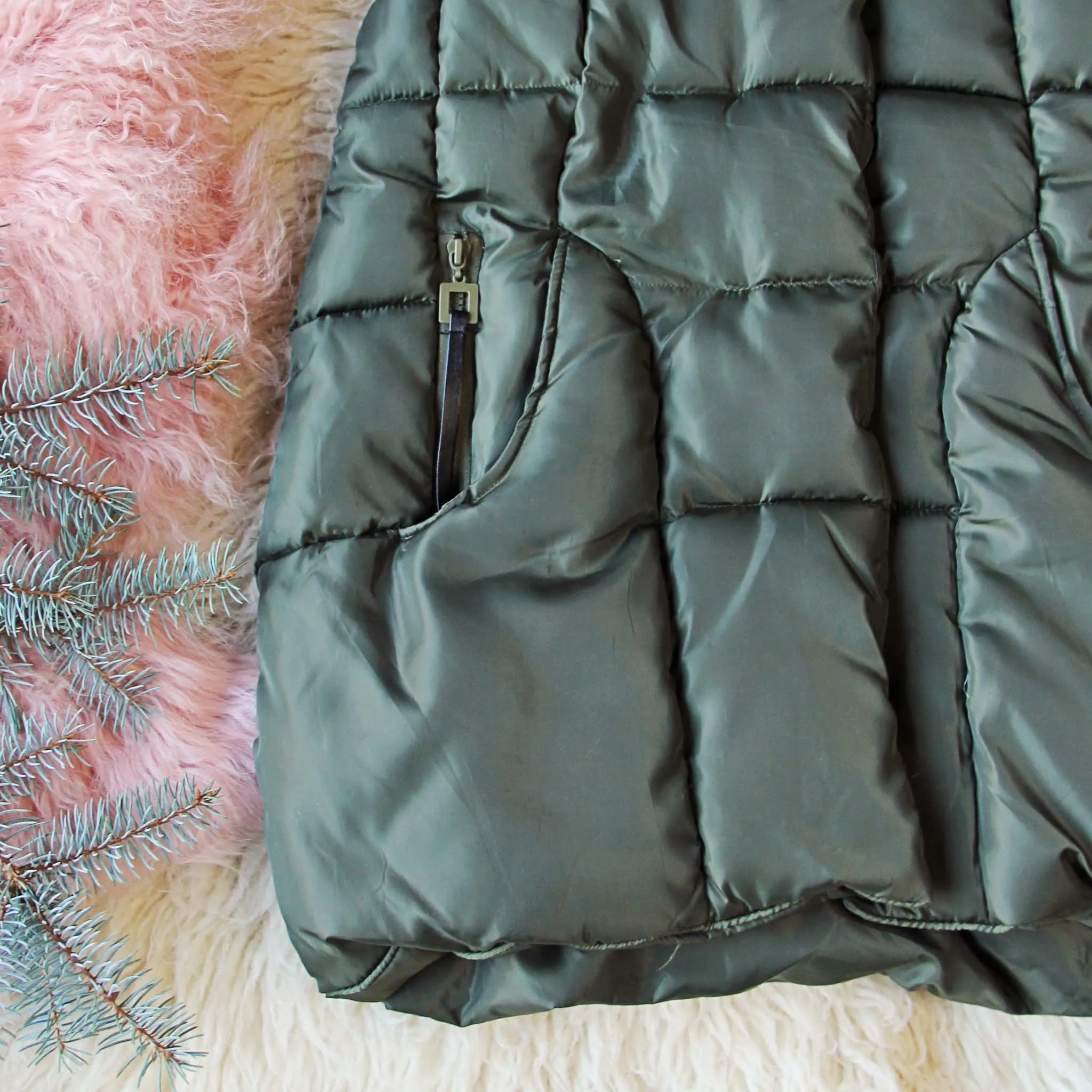 Snowy Seattle Vest in Olive