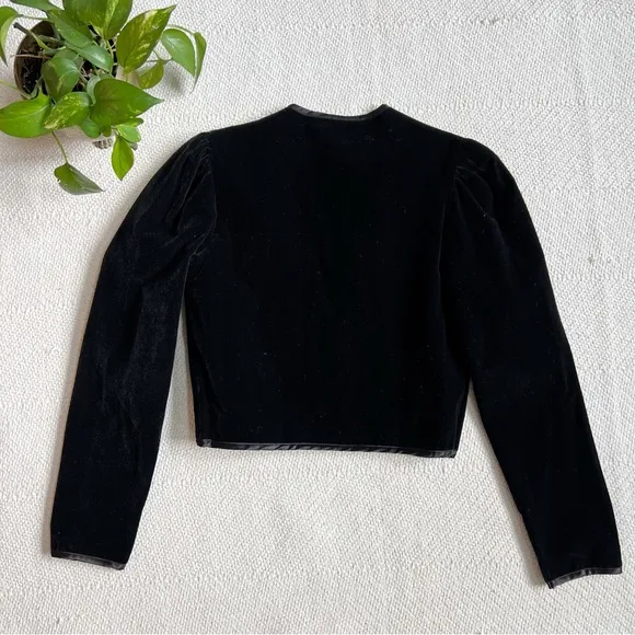 Vintage Black Velvet Semi Cropped Open Jacket