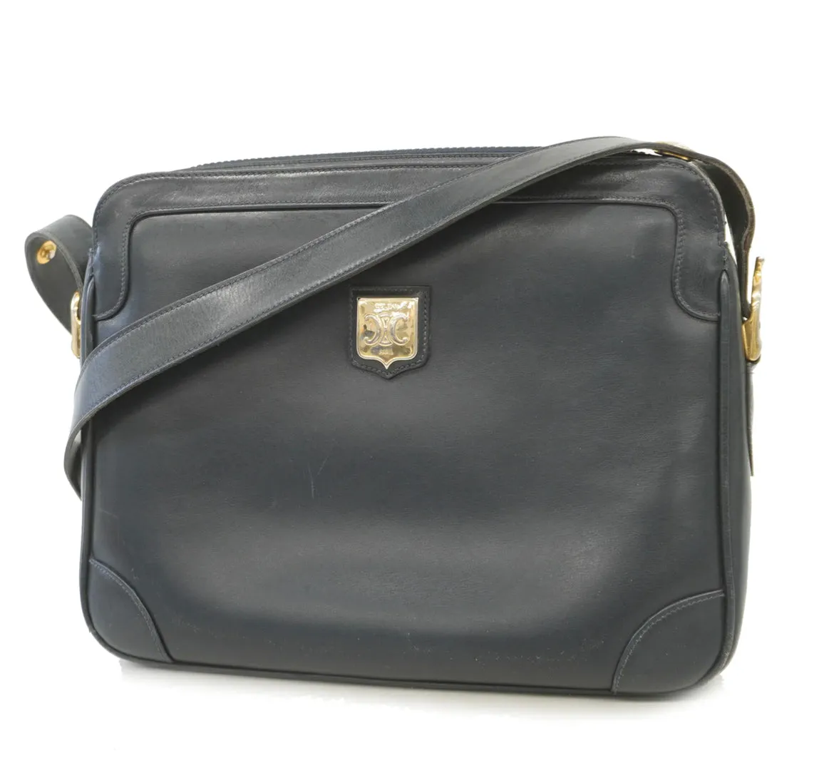 Vintage Celine navy genuine leather shoulder bag with golden logo. Perfect elegance for your daily use. 0410245